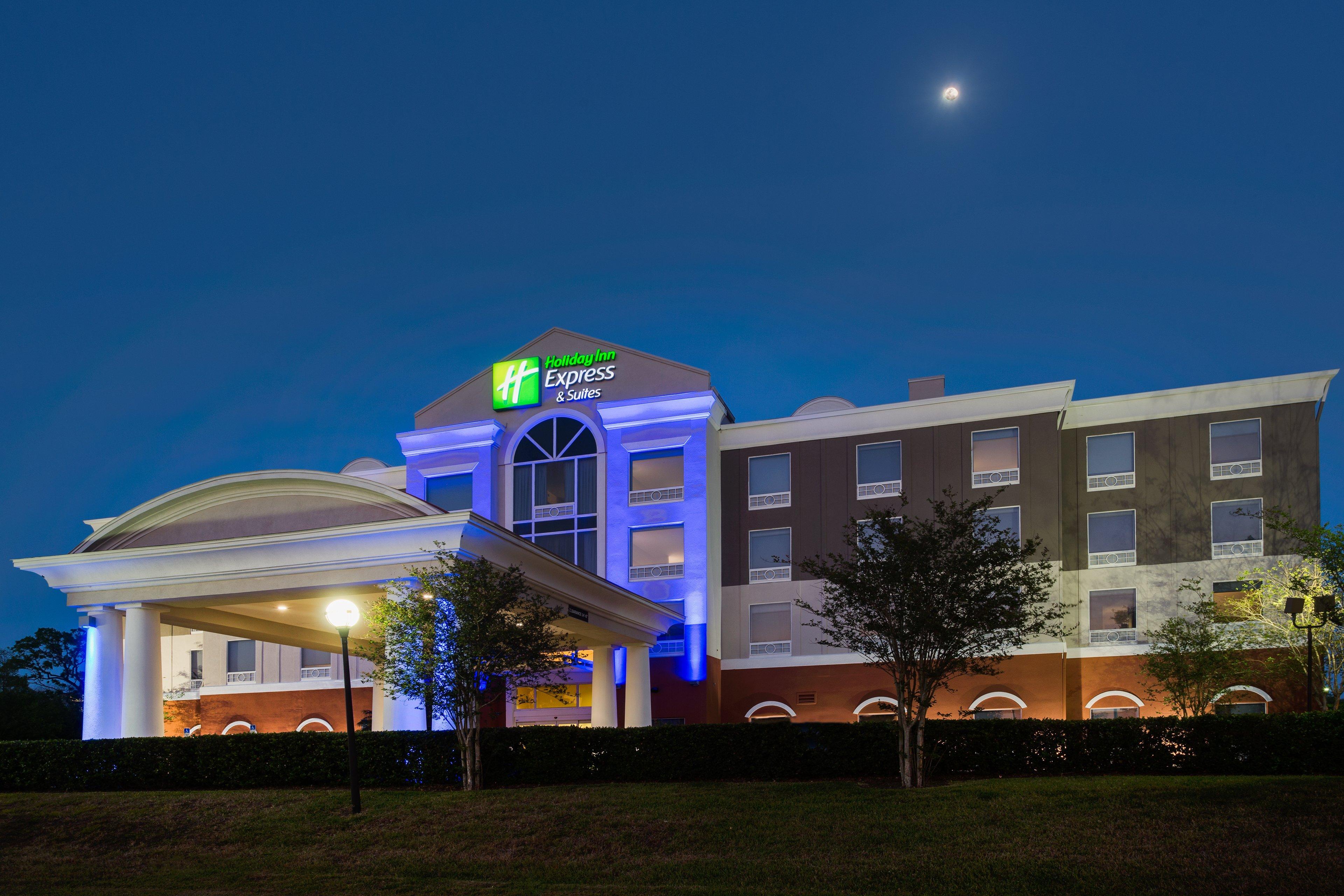 Holiday Inn Express Hotel & Suites Tampa-Fairgrounds-Casino By Ihg Exterior foto