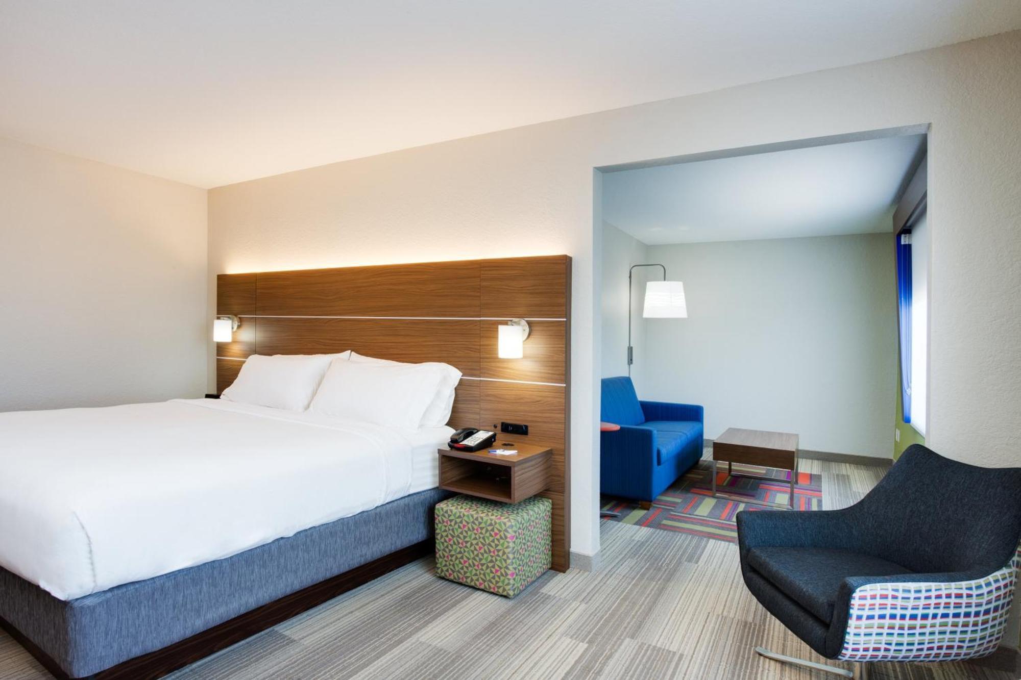 Holiday Inn Express Hotel & Suites Tampa-Fairgrounds-Casino By Ihg Exterior foto
