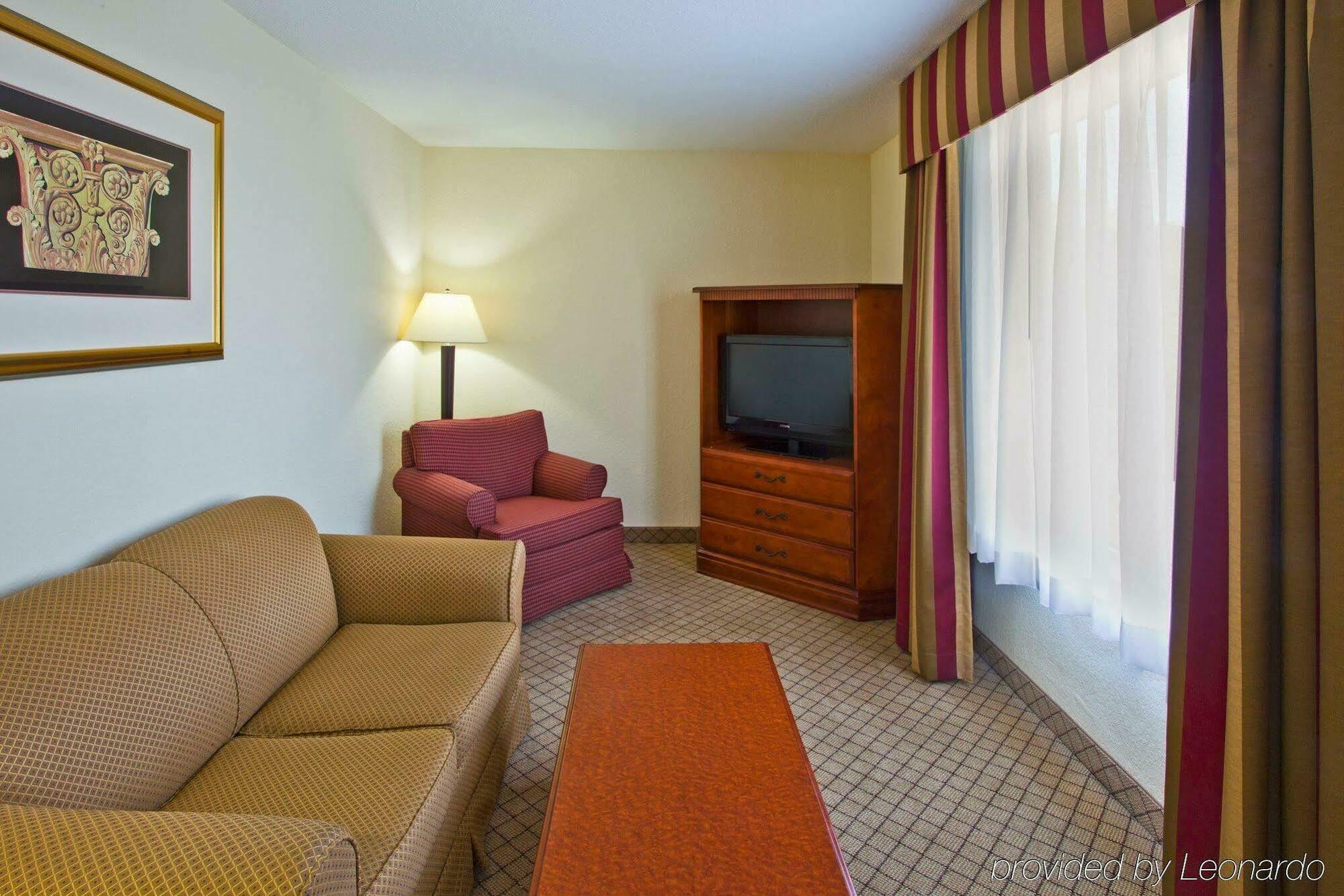 Holiday Inn Express Hotel & Suites Tampa-Fairgrounds-Casino By Ihg Zimmer foto